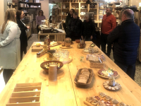 Skupina iz Irske proučuje naš pristop k trajnostnemu turizmu v povezavi z naravo, kulturo in gastronomijo