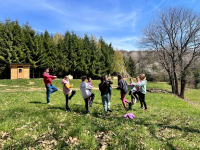 NARAVNOst SRČNI JUNAKI – NaSrčJu: otroci skupaj z naravo ustvarjajo Čutečo pot modrosti (LAS DBK)